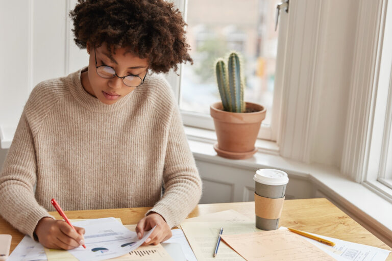 Honoraires fixes ou frais de gestion de 1 % : combien ça coûte réellement?